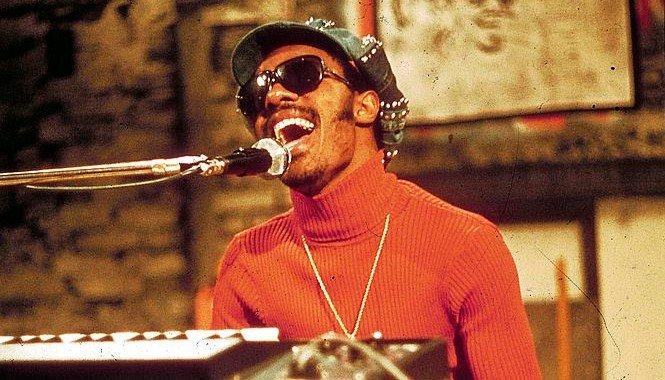 Stevie Wonder performs 1974